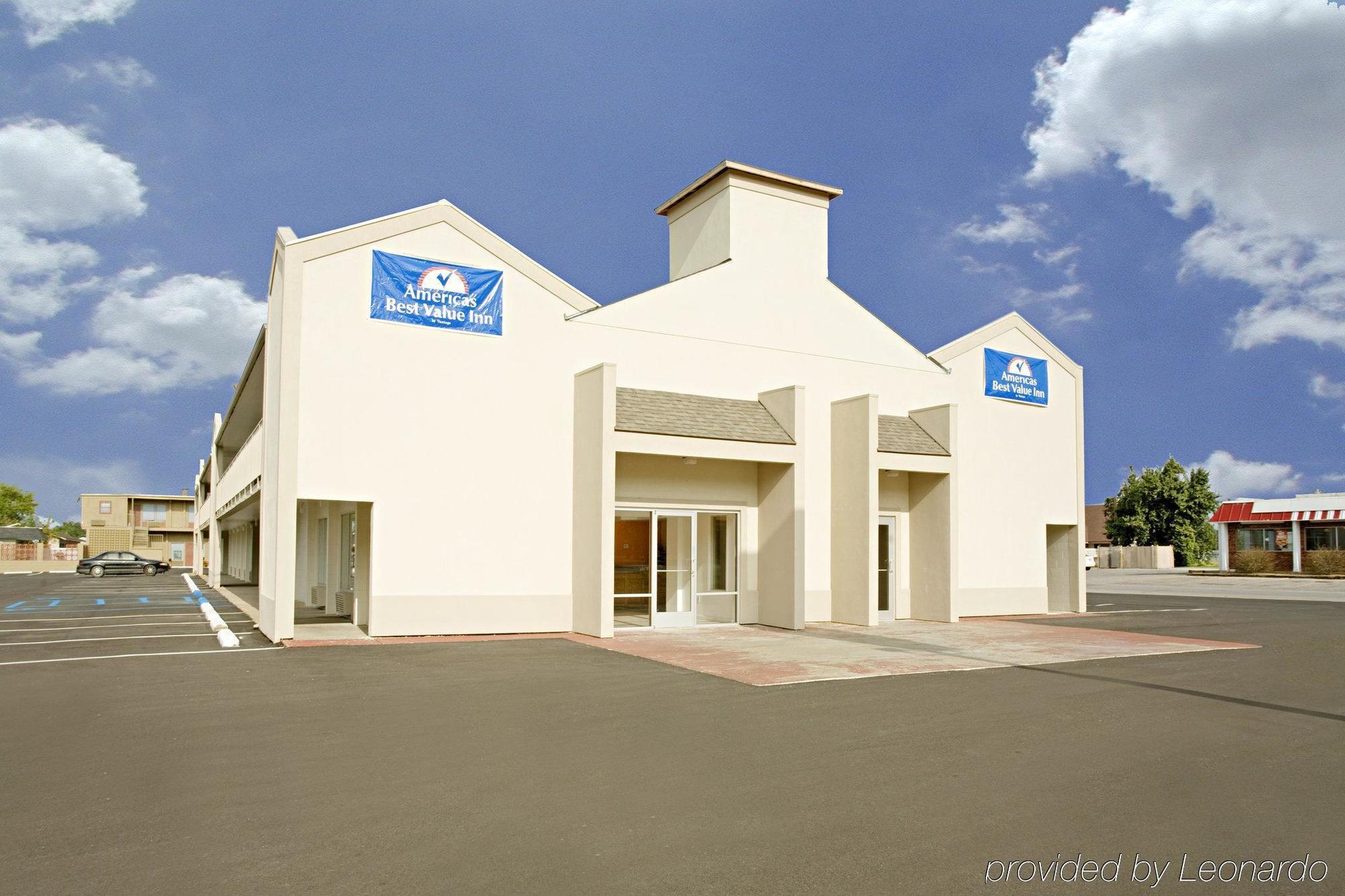 Econo Lodge เมโทรโปลิส ภายนอก รูปภาพ