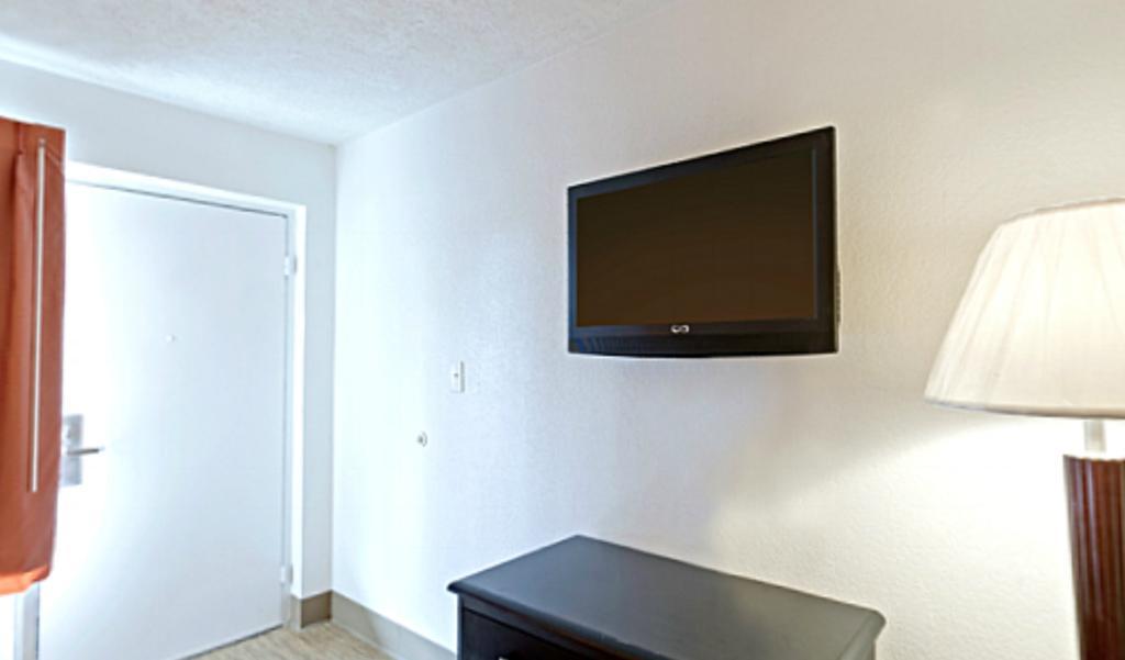 Econo Lodge เมโทรโปลิส ห้อง รูปภาพ