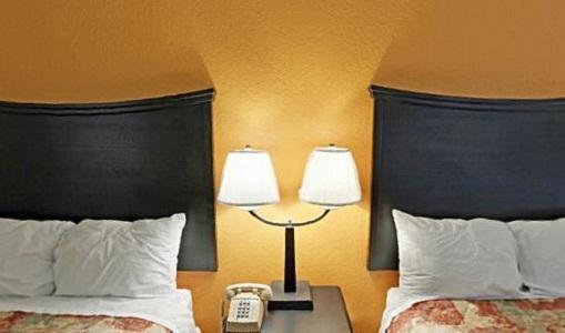 Econo Lodge เมโทรโปลิส ห้อง รูปภาพ