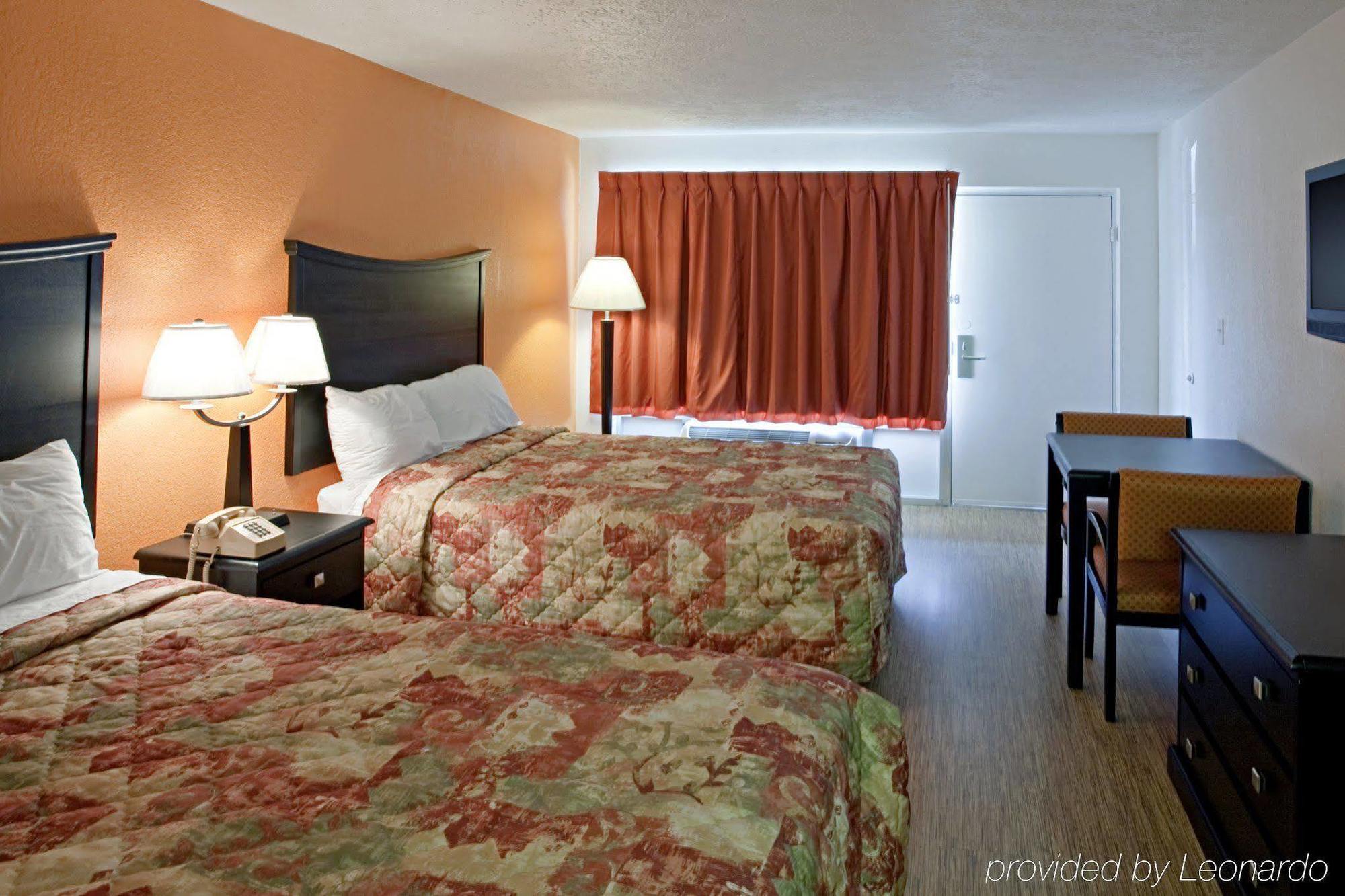 Econo Lodge เมโทรโปลิส ห้อง รูปภาพ