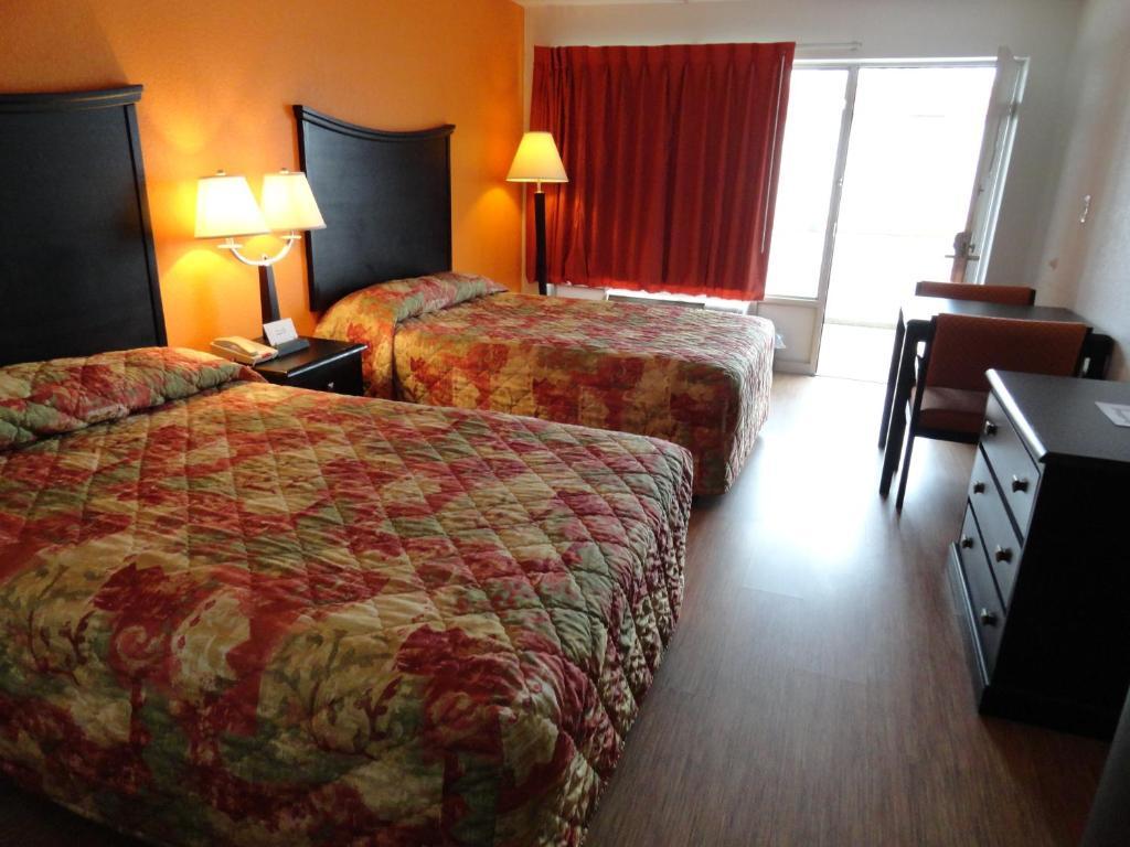 Econo Lodge เมโทรโปลิส ห้อง รูปภาพ