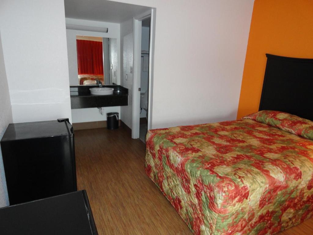 Econo Lodge เมโทรโปลิส ห้อง รูปภาพ